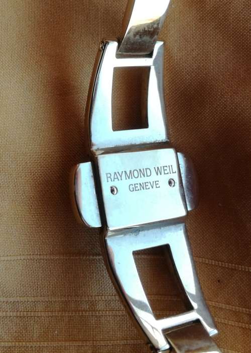 Raymond Weil Swiss Made Geneve Collection Tango Saphire Crystal Watch. New.