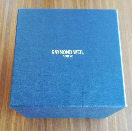 Raymond Weil Swiss Made Geneve Collection Tango Saphire Crystal Watch. New.