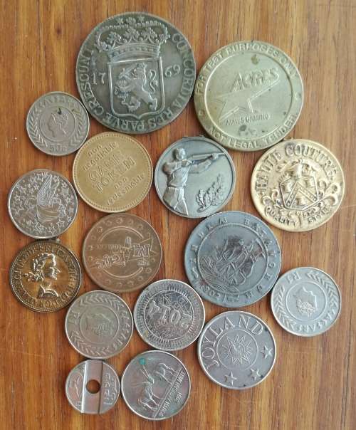 Collection of 16 old tokens.