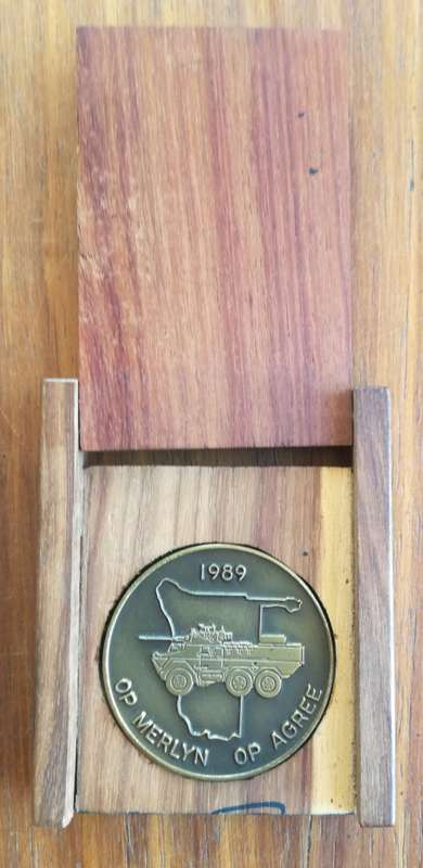 1989 op Merlyn op Agree 63 Semper Splendidior Medallion.