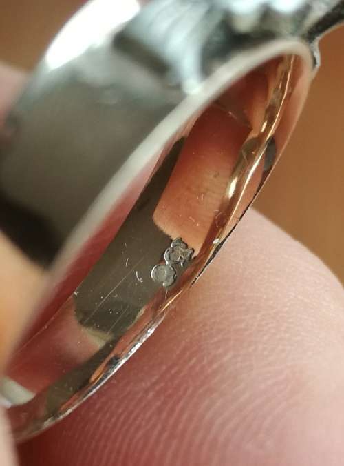 9ct Vintage Gold Ring. 2.10 Grams.