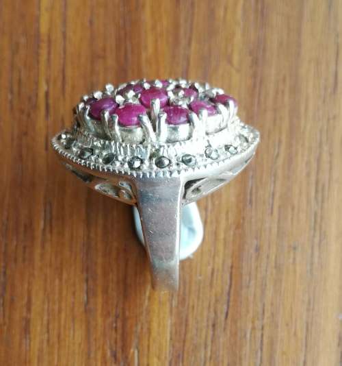 Beautiful sterling silver ladies ring.
