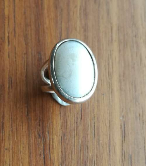 Beautiful sterling silver ladies ring.