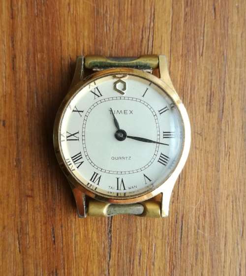 Timex Quarts ladies watch. No straps.