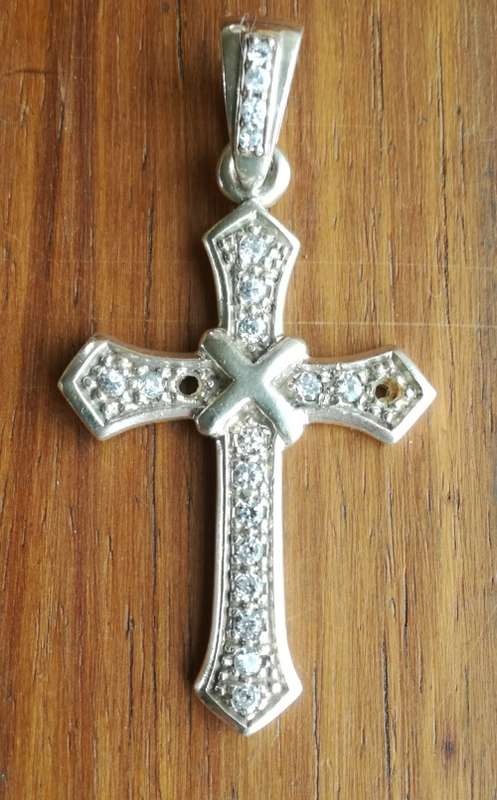 Beautiful sterling silver Cross Pendant.