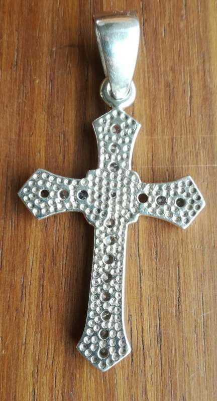 Beautiful sterling silver Cross Pendant.