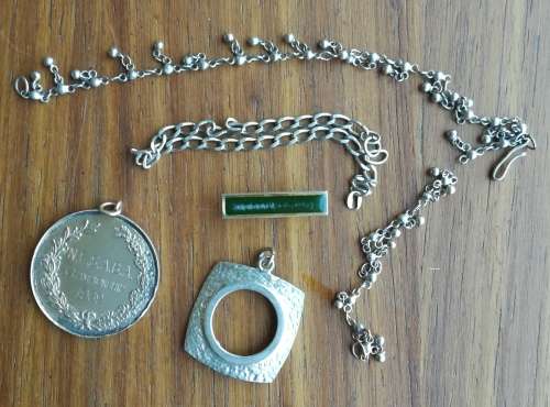 Collection of old silver jewelry pieces. 28.82 grams.