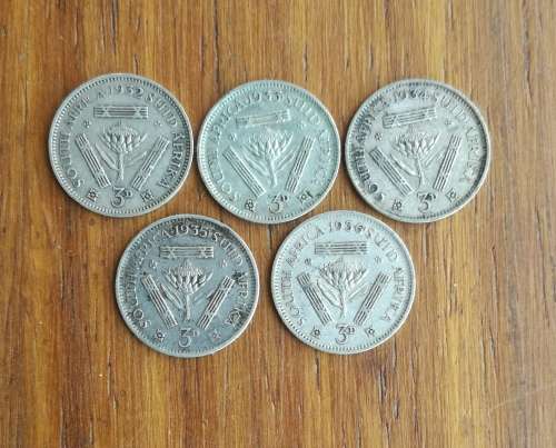 South Africa 1932-1936 Silver Threepence coins.