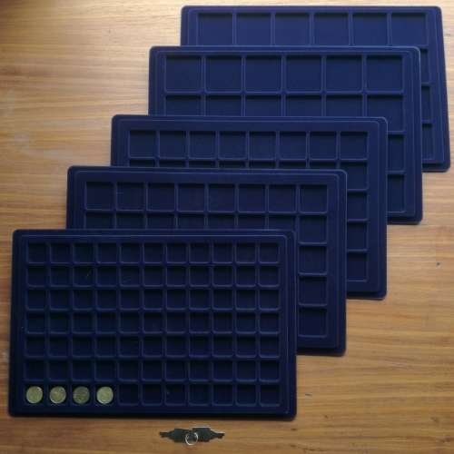 Coin holder briefcase. Holds 205 coins with keys.