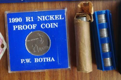Large collection of coins, albums, bank notes and lots more.