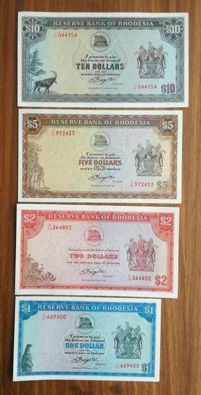 Rhodesia Salisbury UNC/AUNC Old 10,5,2 and one dollar bank notes.