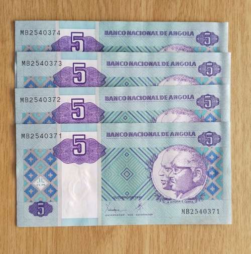 Angola 4 Consecutive number 5 Kwanzas Bank Notes. (371-374)