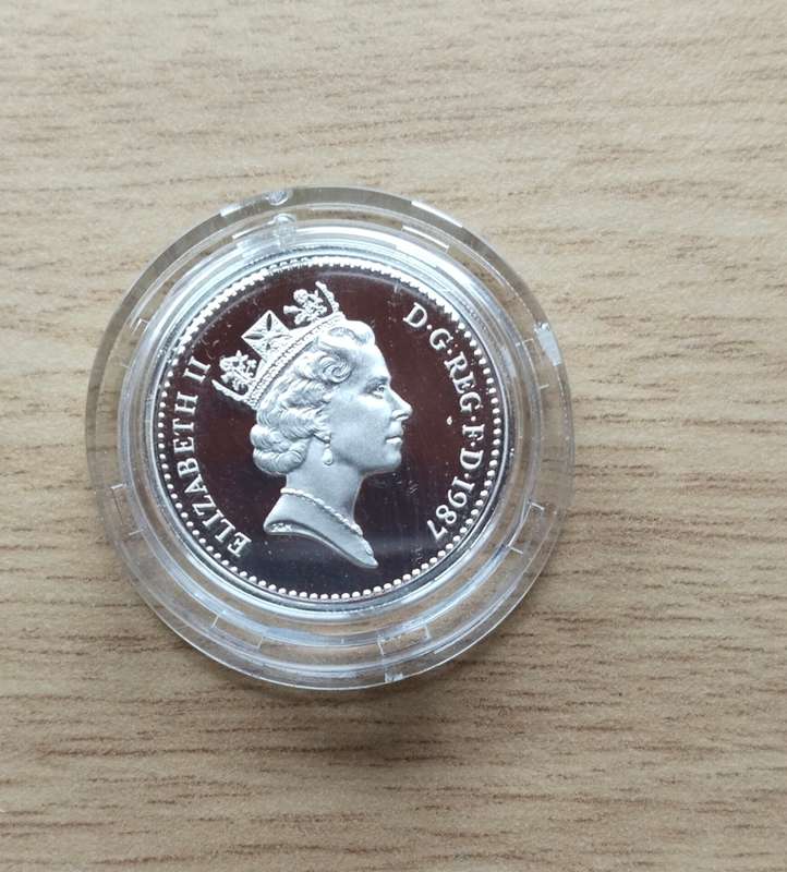 Great Britain Silver Proof 1987 One Pound With Certificate.
