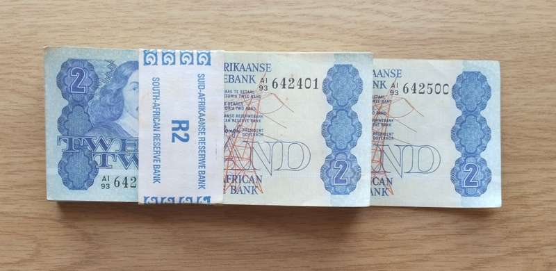South Africa de Kock Full Pack 100 Consecutive number R2 Bank Notes.