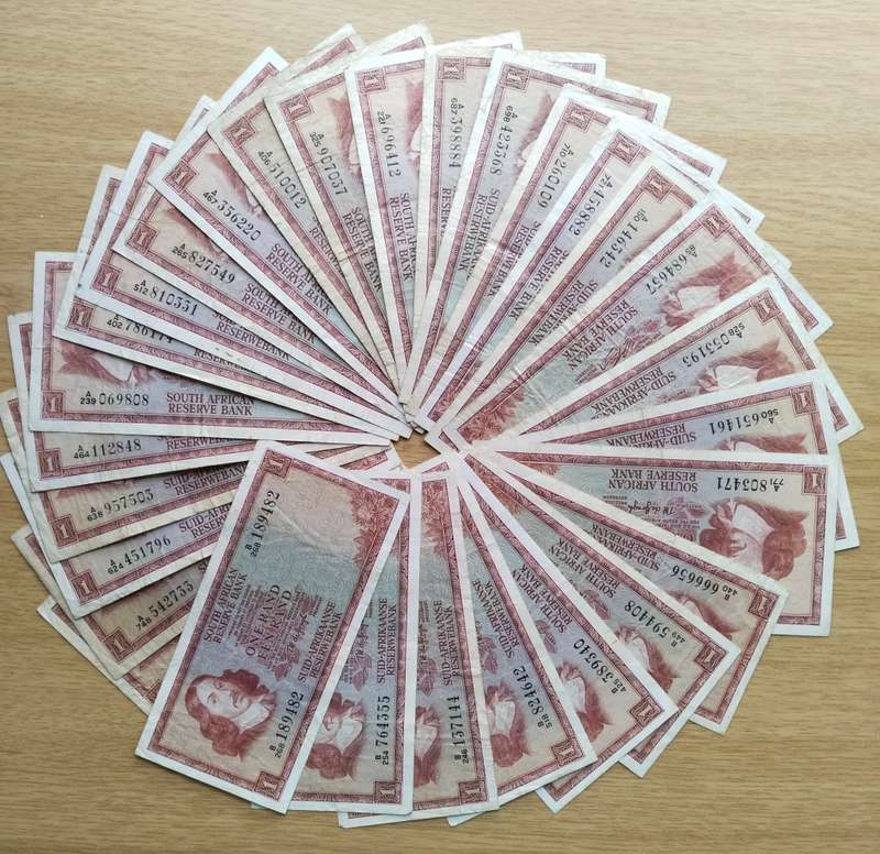 South Africa collection of 29 Old R1 Bank Notes.