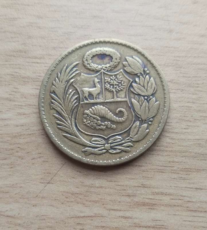 Peru 1948 UN SOL DE ORO. Beautiful coin.