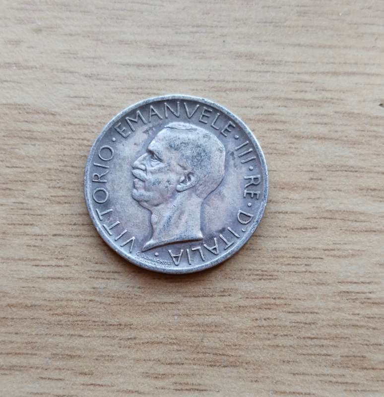 Italy 1927 R Silver 5 Lira.