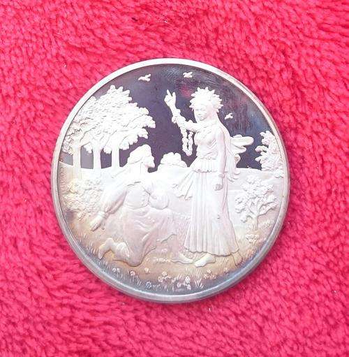 40.04 grams of sterling silver. chaucer and the canterbury tales medallions no 32 of 36.