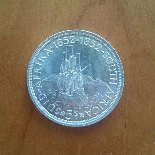 South Africa silver 1952 5 shillings in au -unc condition.
