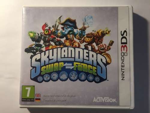 NINTENDO 2DS WITH 5 3DS GAMES AND POUCH