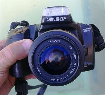 VINTAGE MINOLTA  MAXXUM 300 SI WITH  MINOLTA 35-70 AF ZOOM LENS