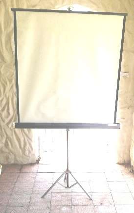 VINTAGE TRIPOD PROJECTOR  SCREEN
