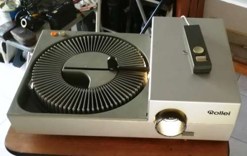 VINTAGE  ROLLEI SLIDE PROJECTOR   ( GOOD WORKING ORDER)