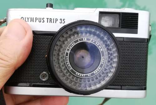 OLYMPUS TRIP 35 CAMERA
