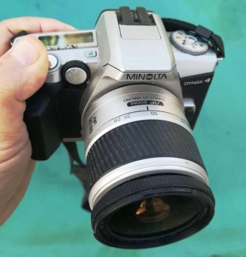 MINOLTA  DYNAX 4  CAMERA