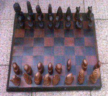 VINTAGE  WOOD AFRICAN PIECES  CHESS  SET !