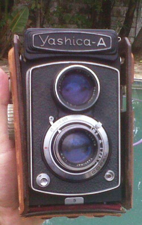 VINTAGE YASHICA-A  REFLEX CAMERA ORIGINAL LEATHER CASE