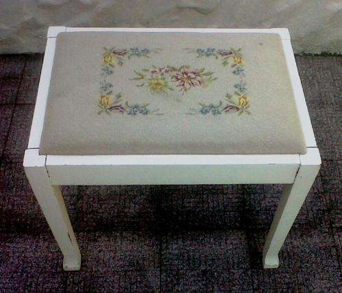 PIANO STOOL