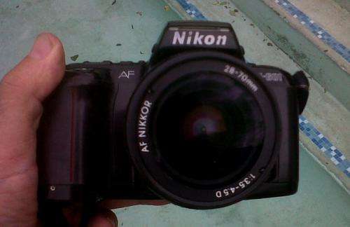 NIKON   F-601 Camera