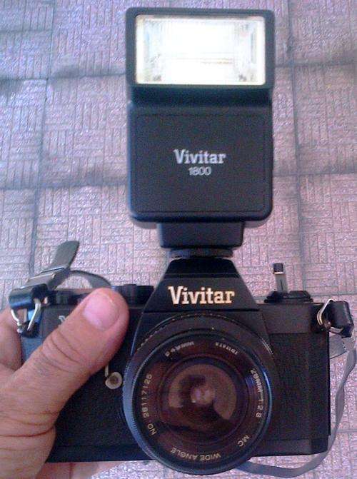 VINTAGE   VIVITAR XV-5 FILM CAMERA   (with vivitar flash)