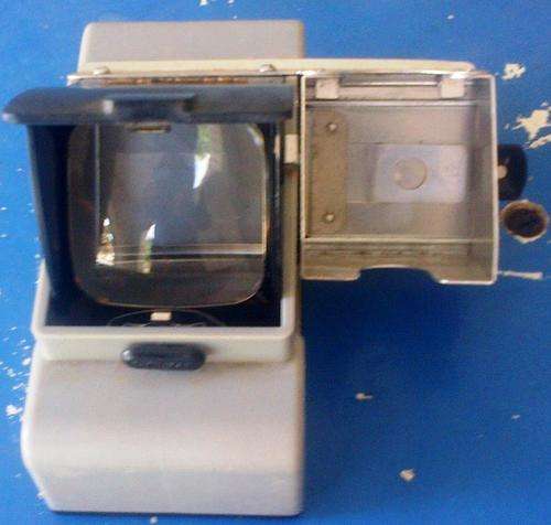 VINTAGE   SLIDE VIEWER ( DAYBRITE)