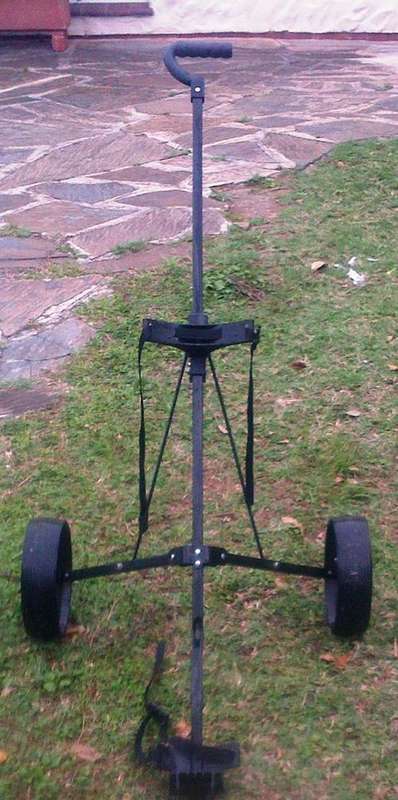 GOLF CART/TROLEY  (Black metal folds away)