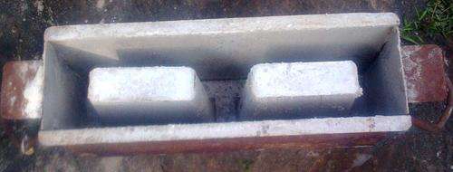 METAL BRICK MOULD (39x17X10 cm)