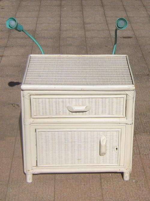 WICKER WHITE VINTAGE PEDESTAL /SIDE TABLE WITH LIGHTS