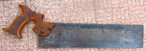 VINTAGE/ METRE  SAW