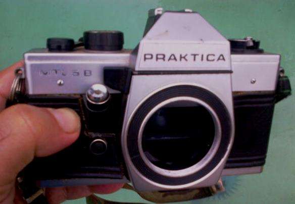 VINTAGE PRAKTICA SCREW  LENS CAMERA BODY