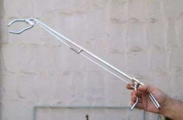Long reach tongs