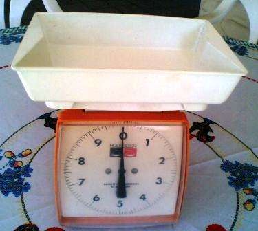Vintage HANSON  KITCHEN SCALE