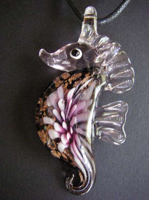 Shades of pink lampwork handmade seahorse pendant with inlaid flower 3D pattern -short snout