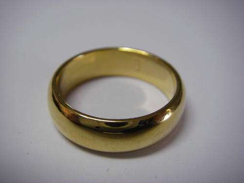 Lovely SIMPLE 9K GOLD FILLED MEN'S UNISEX SMOOTH BAND RING ABOUT SIZE U