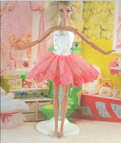 Pretty delicate short pink and white barbie doll dress with roses, lovely frill