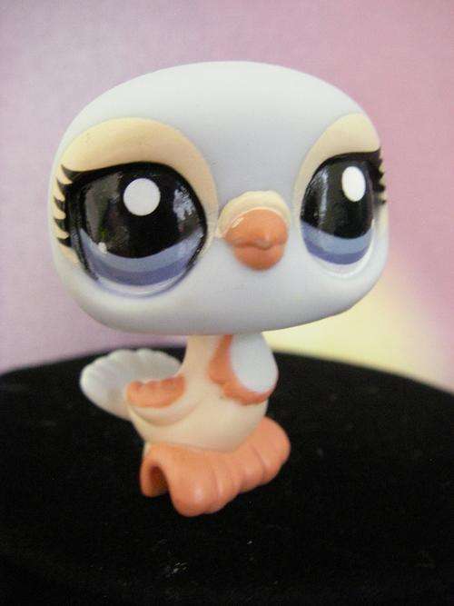 Original Littlest Pet Shop figurine - blue & pink bird, duckling, Hasbro 2007 #02091