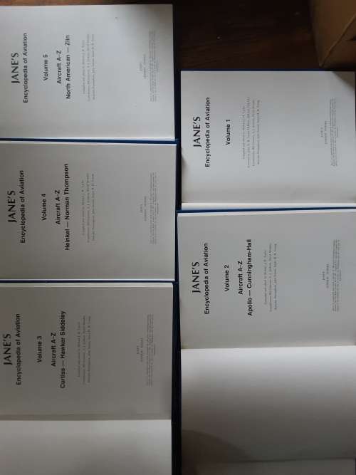 Jane`s Encyclopedia of Aviation 5 Volumes in Slipcase published 1980