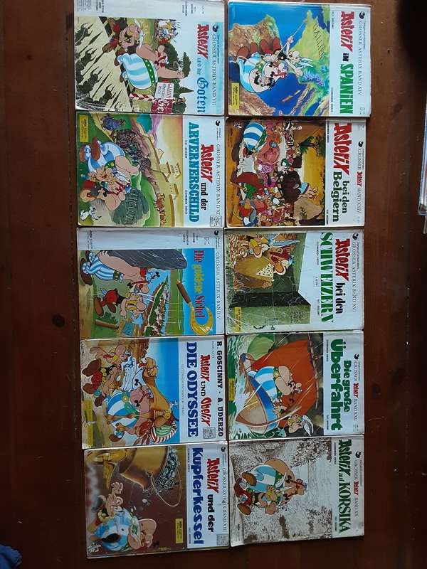 10 Asterix cartoon books text in GERMAN