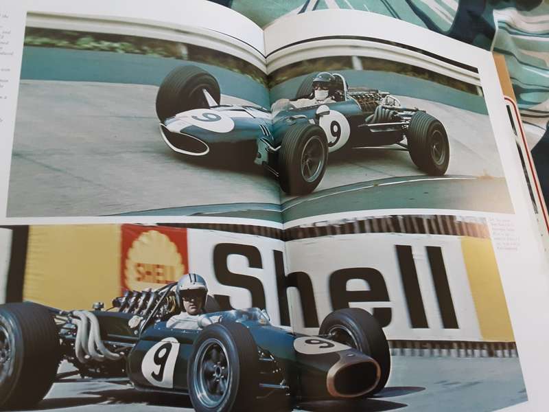 Classic Racing Cars by Cyril Posthumus