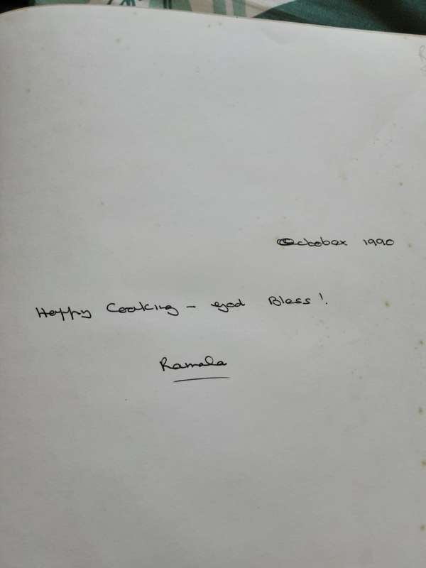 Indian Cooking The Easy Way by Ramola Makan **Signed Copy **